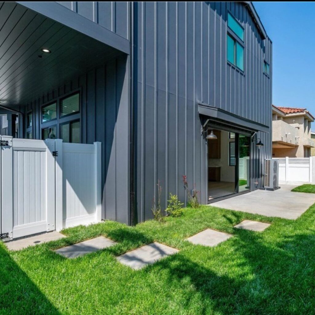 Instagram post from sunandsandrealestateca. This post is in position 8.