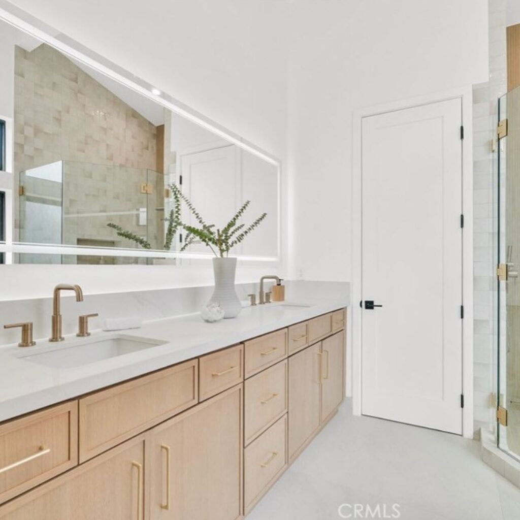 Instagram post from sunandsandrealestateca. This post is in position 6.