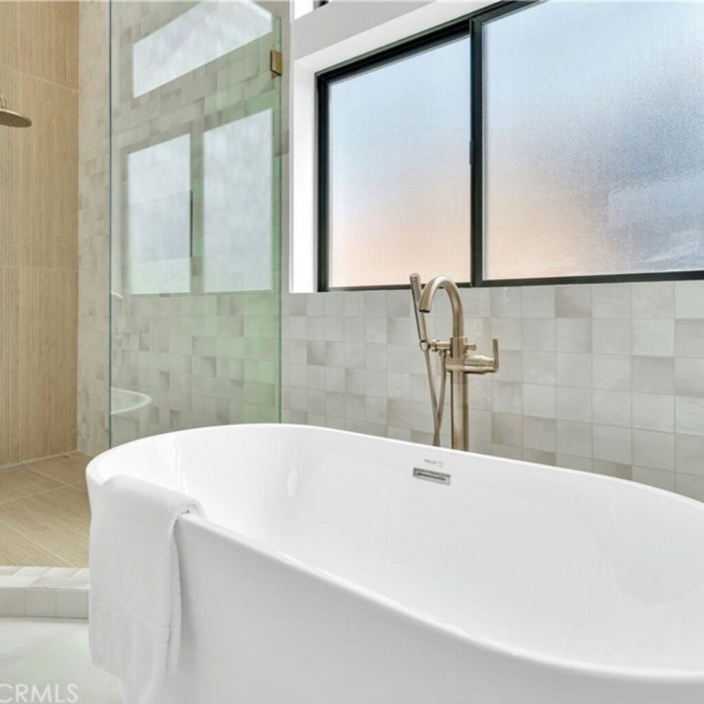 Instagram post from sunandsandrealestateca. This post is in position 7.